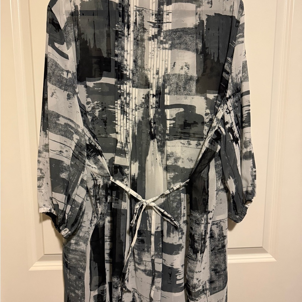 Abstract Black and Gray Women's Seven Top - Picture 3 of 3